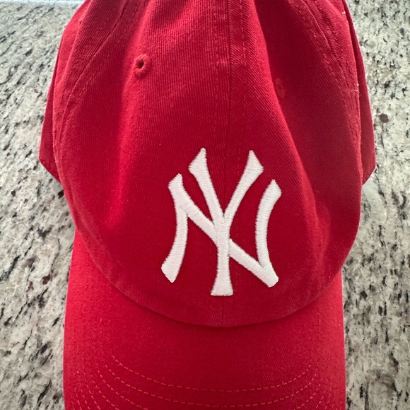 Yankee Baseball Hat - Picture 2 of 5